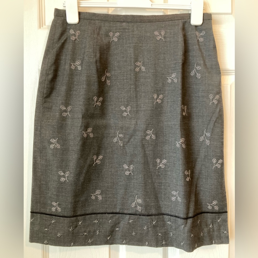 Eddie Bauer Gray Pencil Skirt with Subtle Embroidery